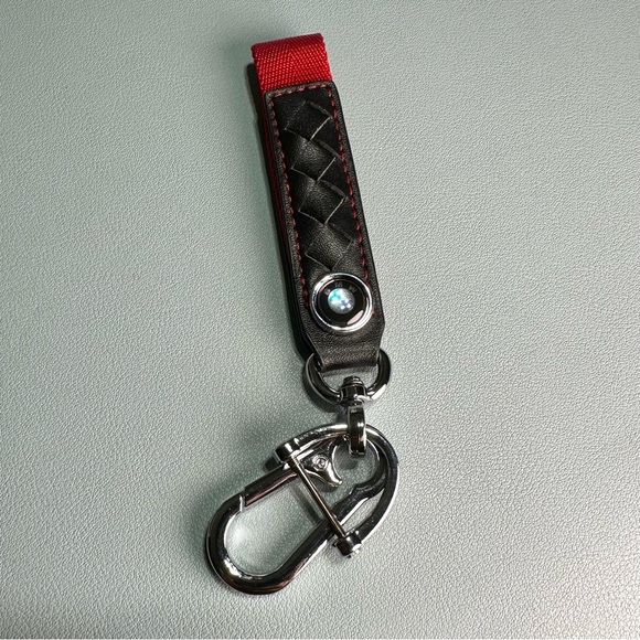 BMW Logo Keychain - Picture 2 of 3